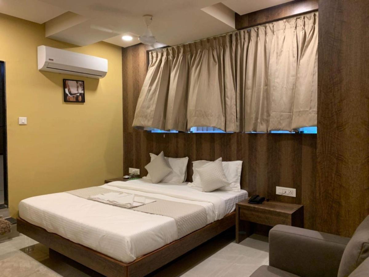 Hotel Radha Krishna Ānand Eksteriør bilde